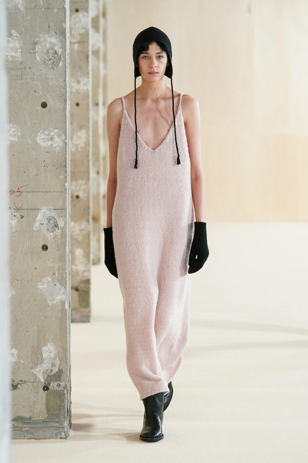 Hair by Shingo Shibata
AURALEE AW22