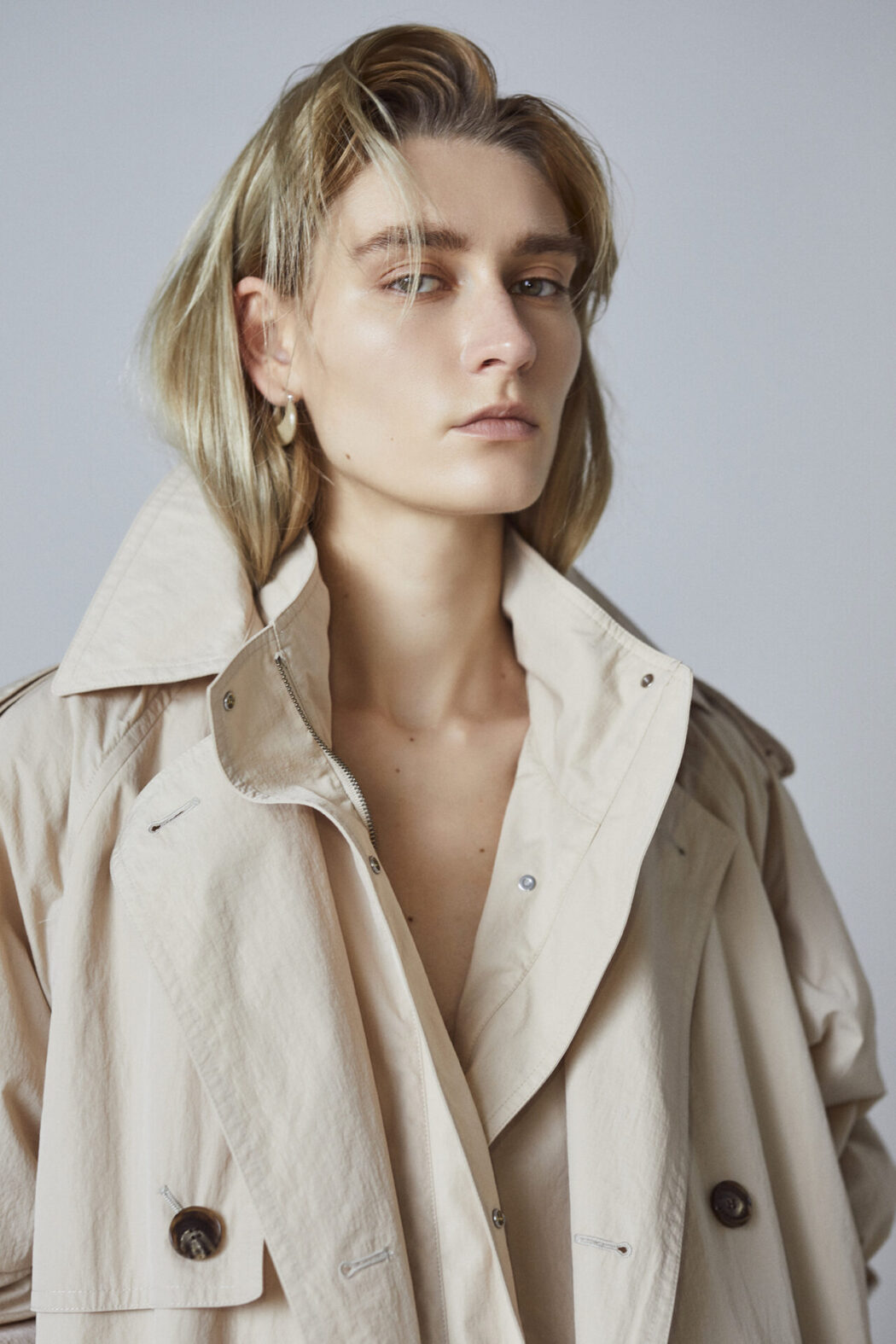 Make up by Yumi Endo
DÉPAREILLÉ 22SS