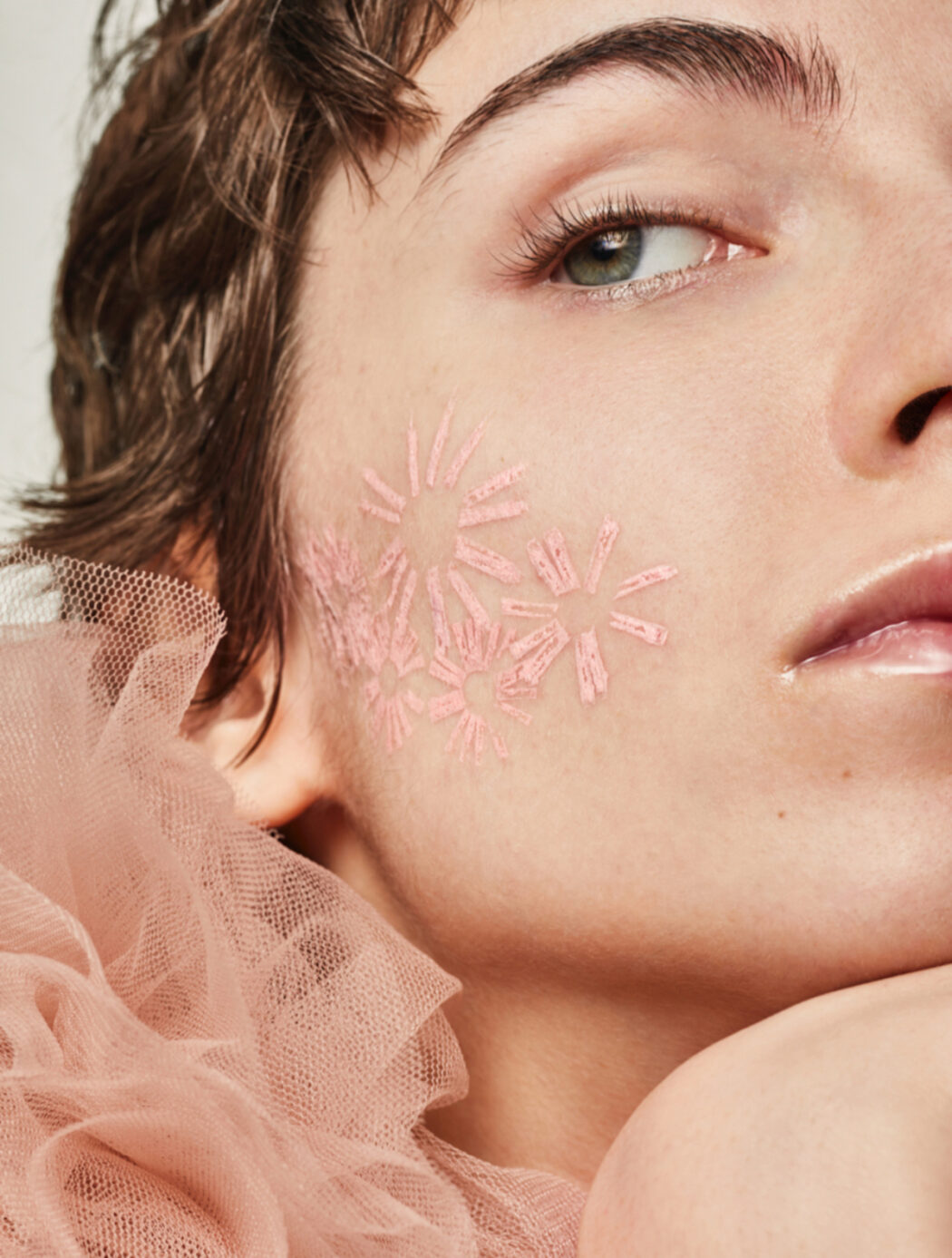 Styled by Yoko Kageyama
Harper's BAZAAR March issue 2022