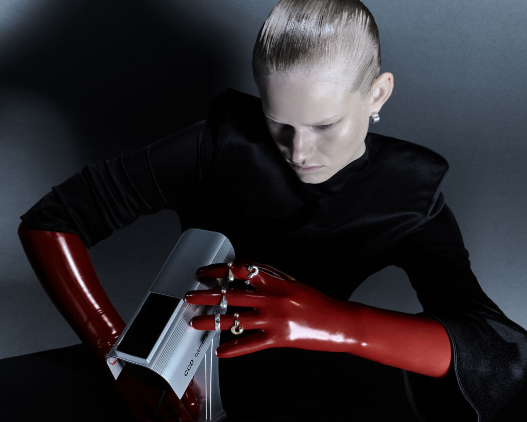 Hair by Waka Adachi
duoctria