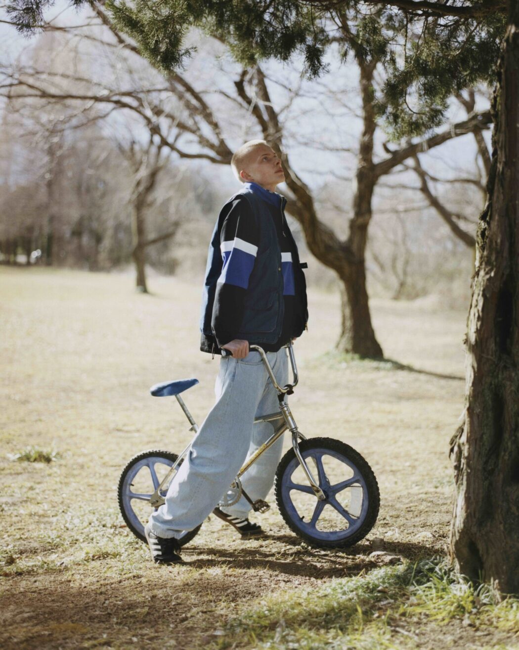 Hair by Waka Adachi
Silver No.19  CARHARTT WIP