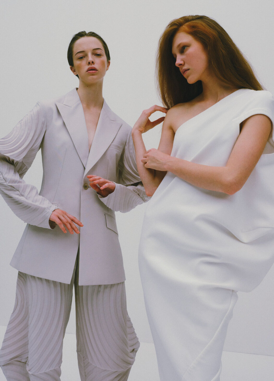 Styled by Shotaro Yamaguchi
ISSEY MIYAKE 2023SS LOOK