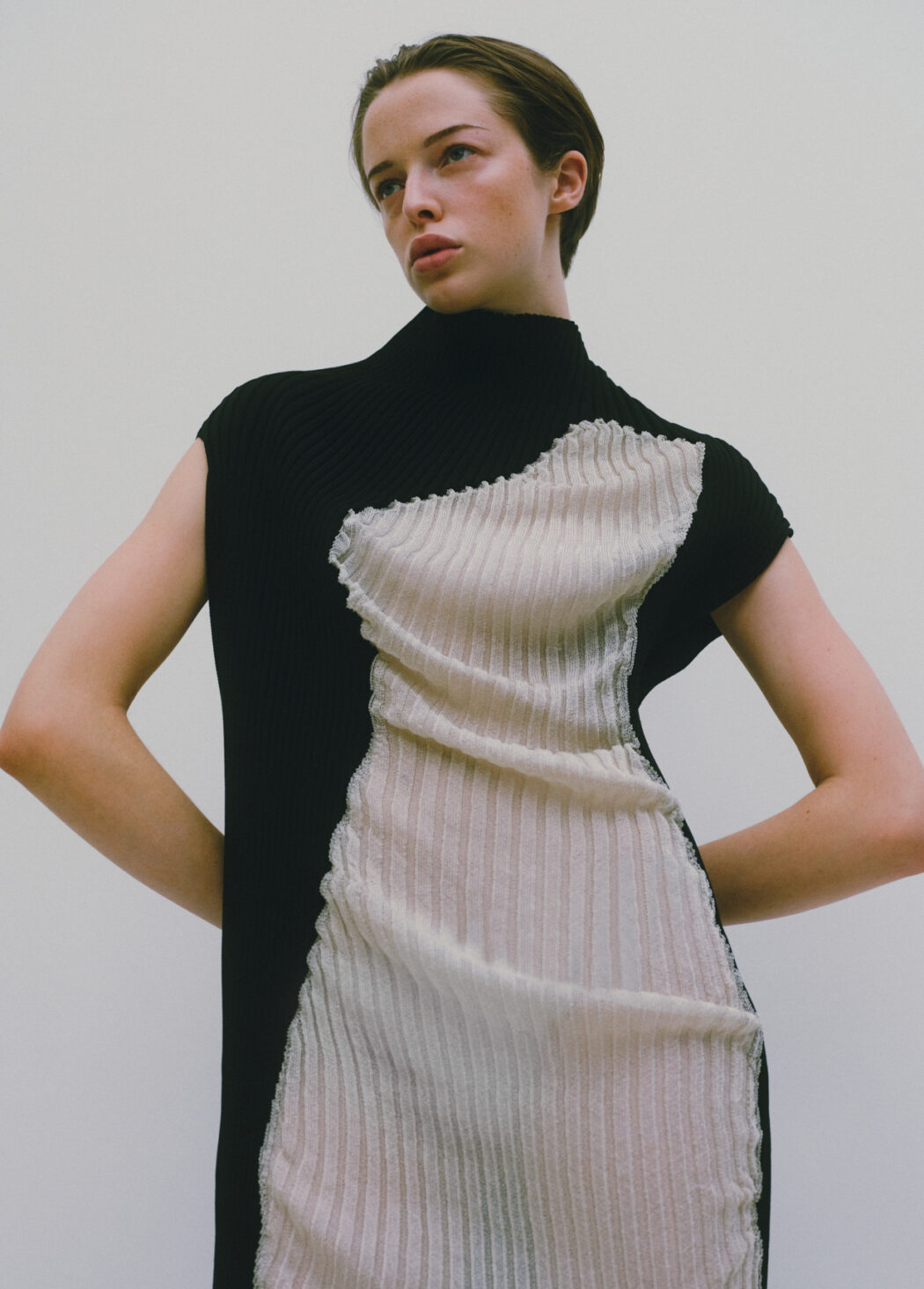 Styled by Shotaro Yamaguchi
ISSEY MIYAKE 2023SS LOOK