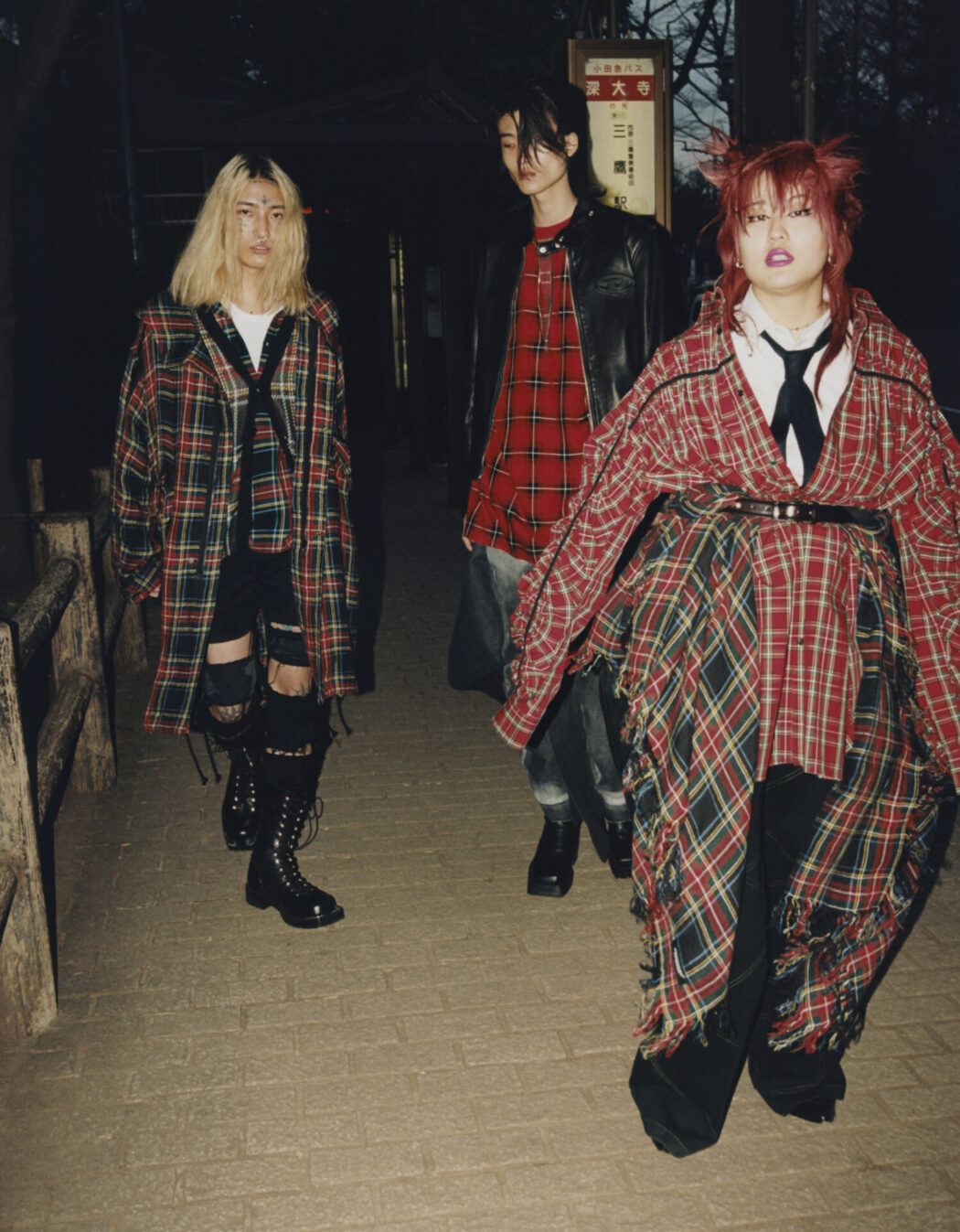 Hair by Waka Adachi
CAP74024