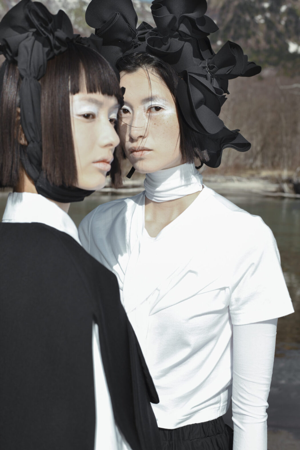 Hair by Yusuke Morioka
ENFÖLD 2023 Pre Fall LOOK