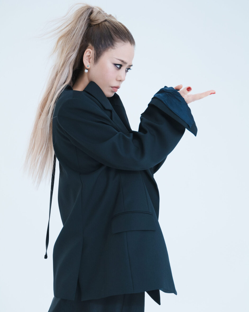 Styled by Yoko Kageyama
NARS × 花椿